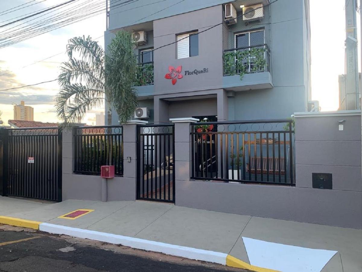 Flor Que Ri - Flats Mobiliados Na Melhor Localizacao Олимпия Экстерьер фото